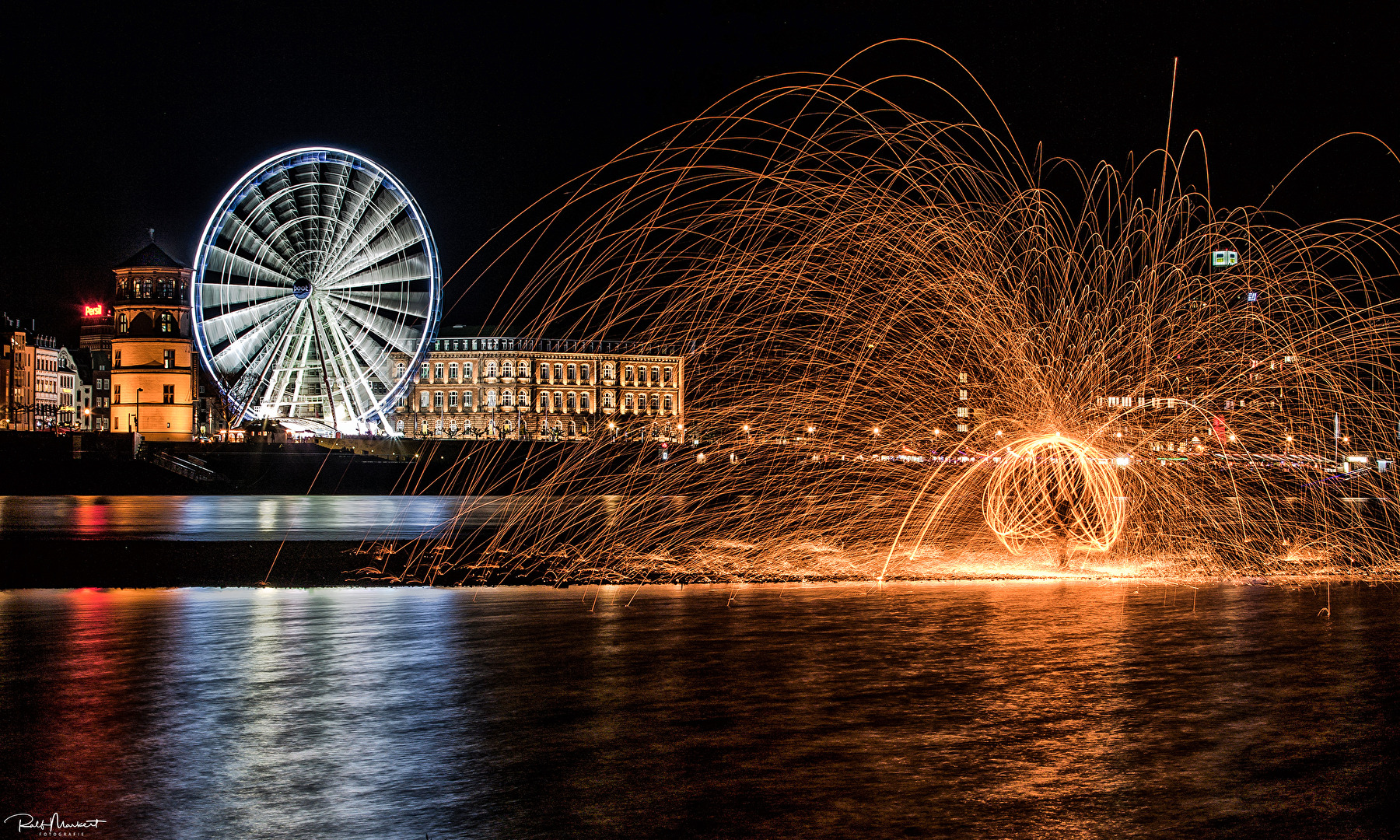 Düsseldorf bei Nacht