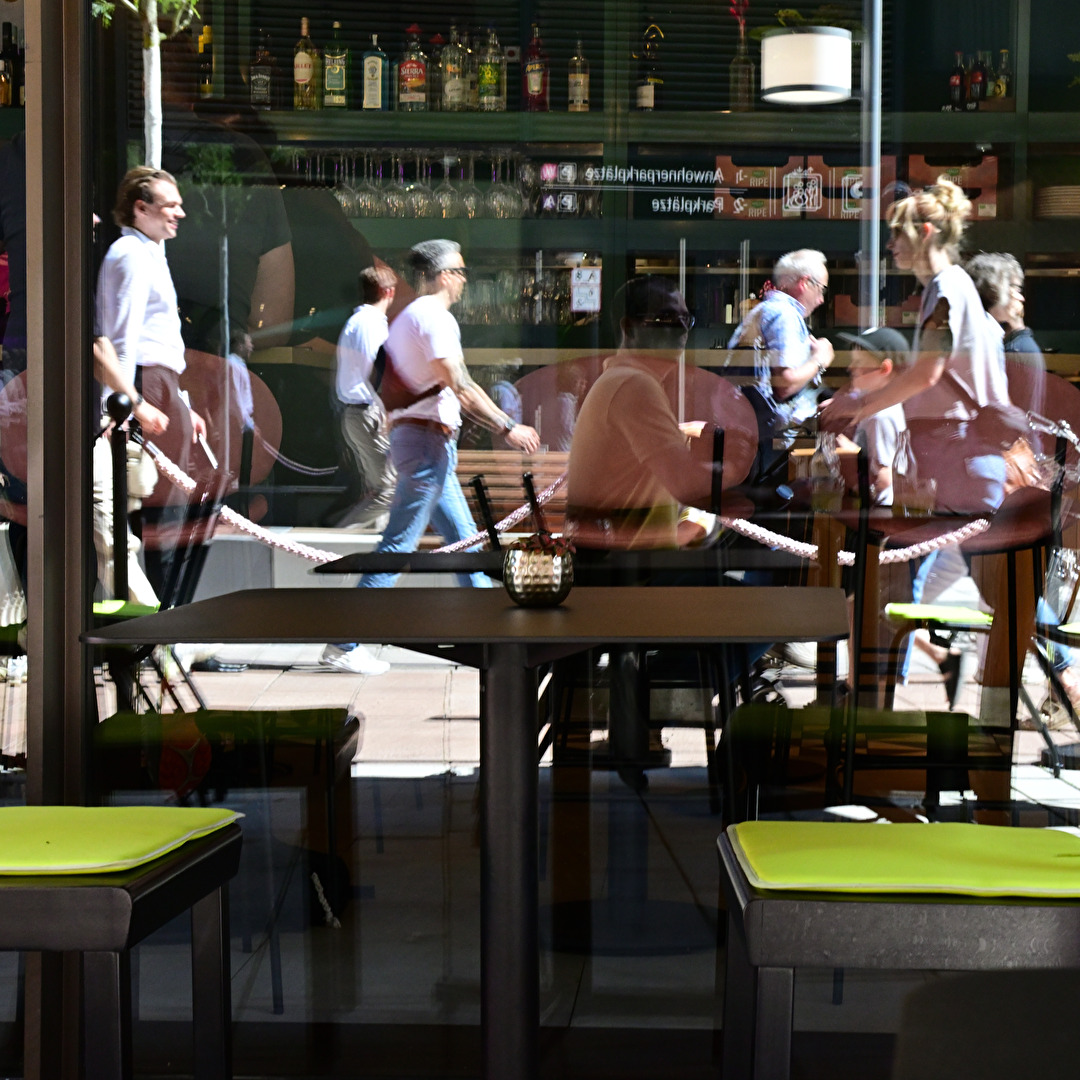 Selfie im Straßen-Cafe
