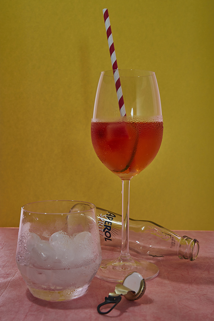 45 W leuchten hinter dem Papier Hintergrund