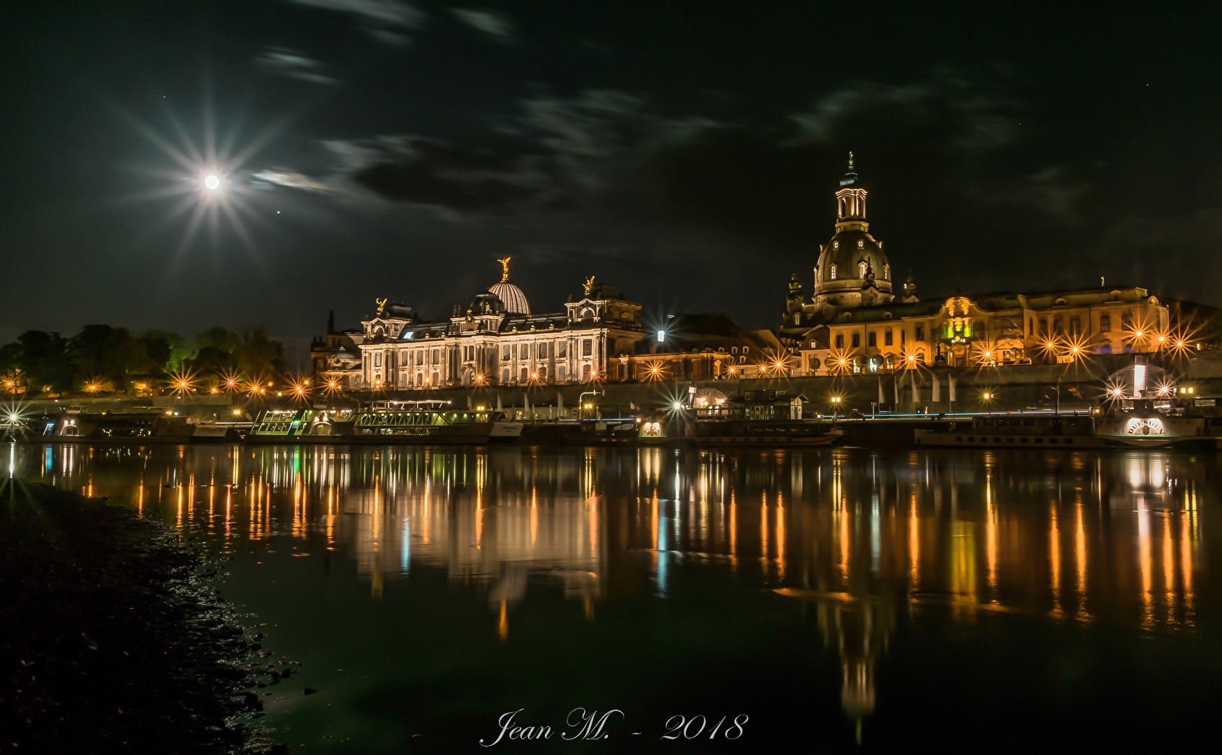 Der Mond über Dresden