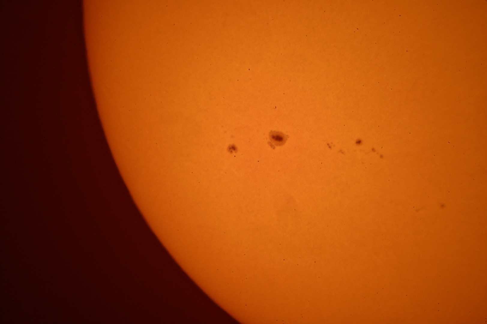 Sonnenflecken mit der Z6 am Carl-Zeiss Jena Refraktor 2.250 mm mit Okular