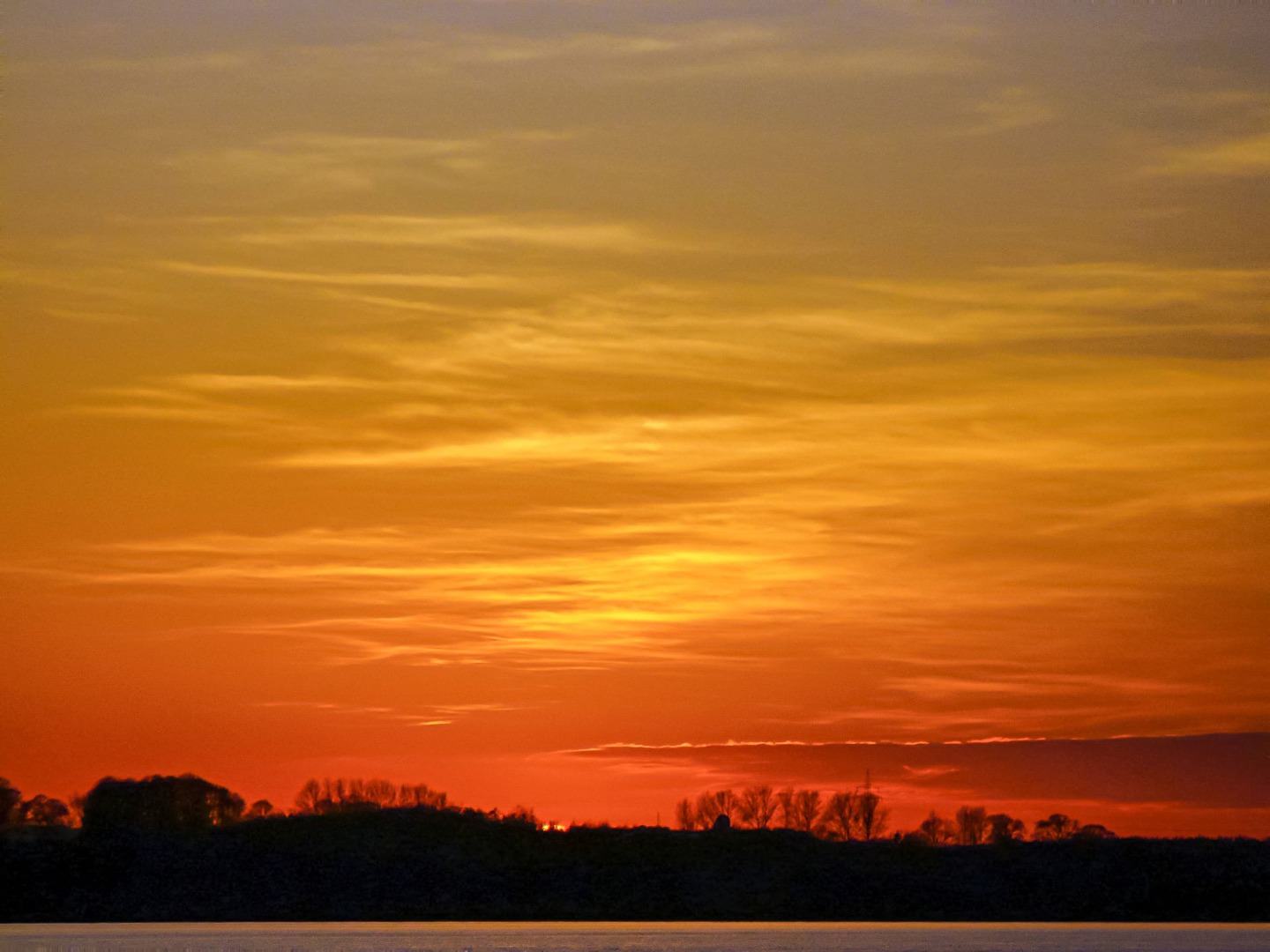 Der Himmel brennt