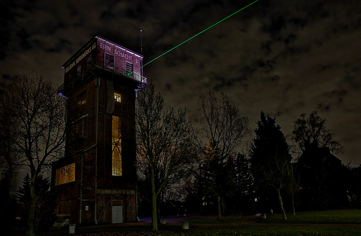 Laserbeleuchtung zur Weihnachtszeit in Castrop-Rauel   (Bild 1 von 3)