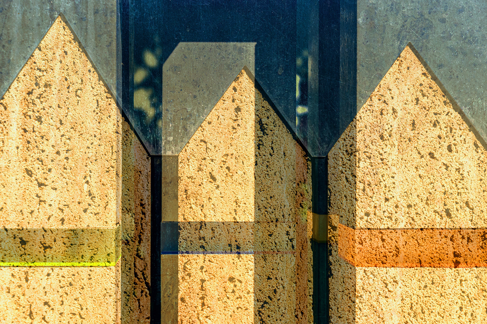 Stelen als Zeichen der Allgäuer Wandertrilogie in Memmingen