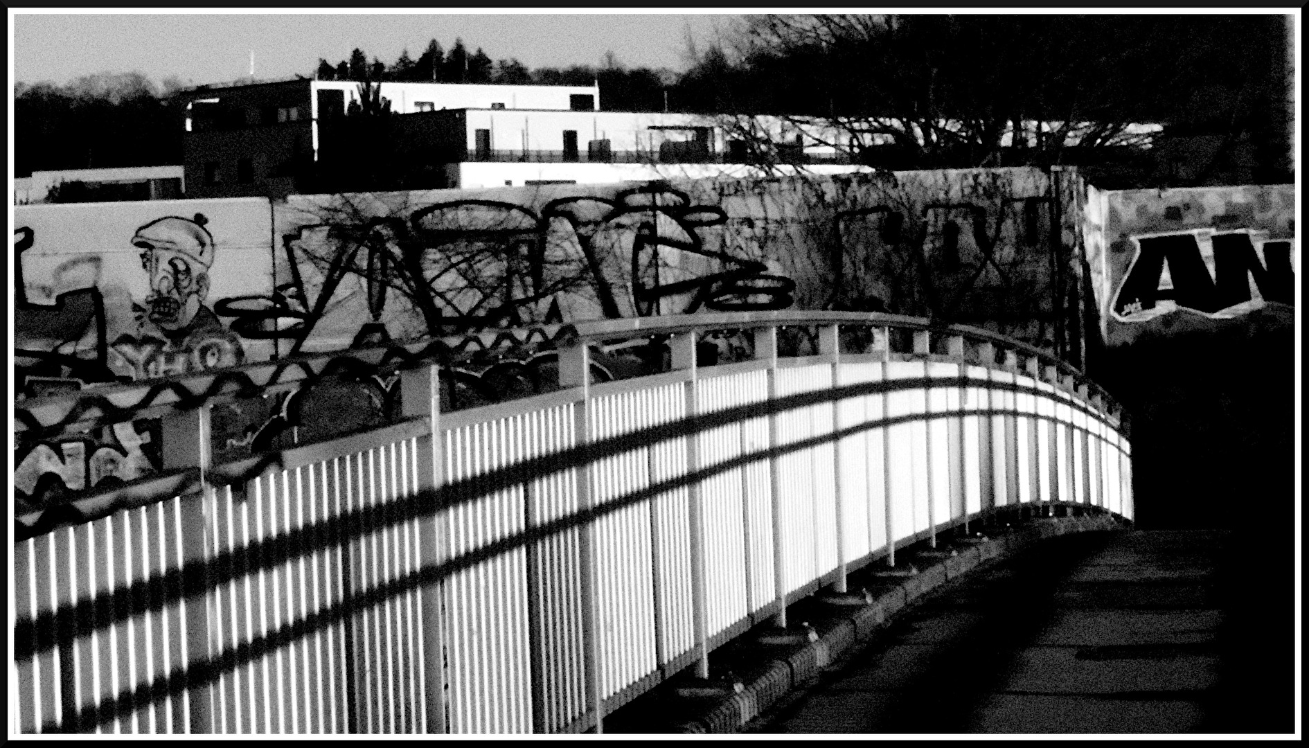 Lichterspiele und Graffiti