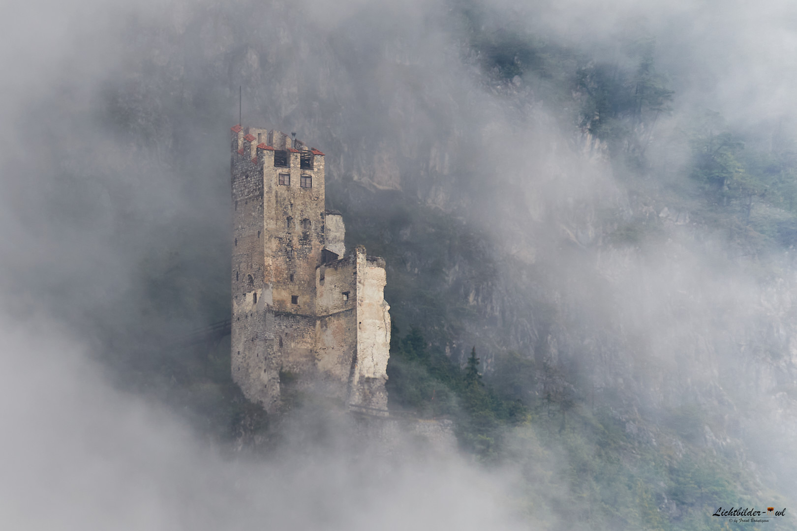 Aus dem Nebel...