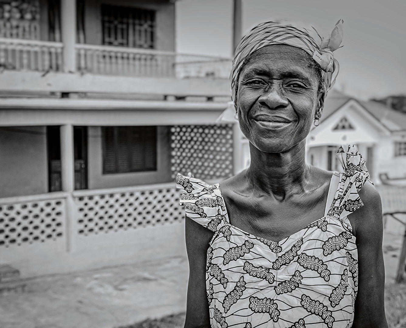 Ghana die Servicefrau vom Hotel