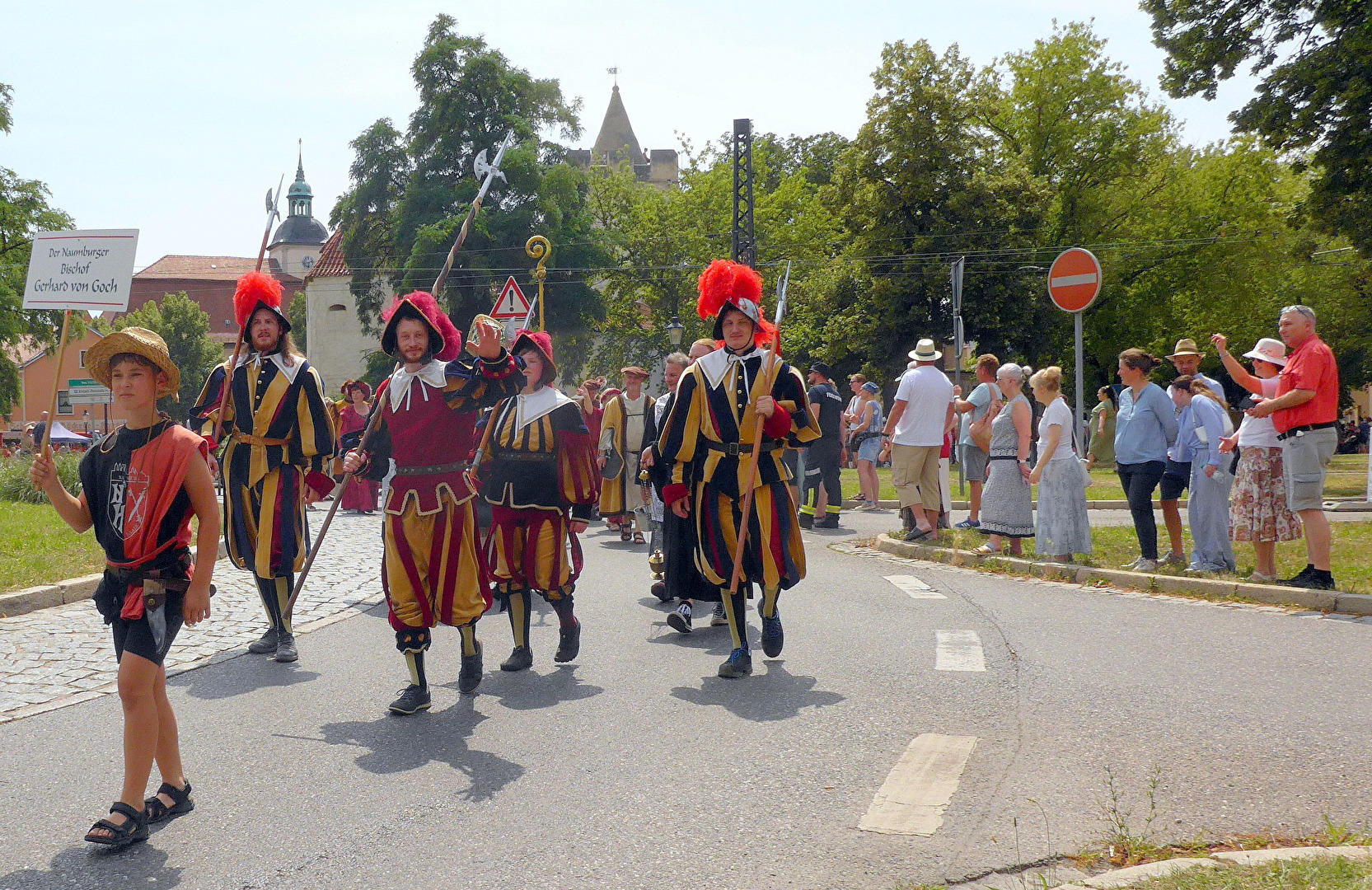 Kirschfestumzug in Naumburg 2024; die Wache des Bischofs