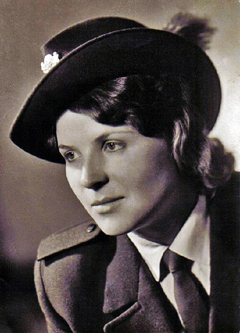 #Frauen #Sepia / Karin