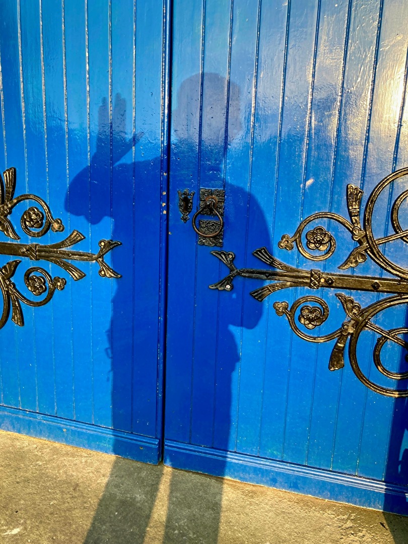 Fotografen machen auch mal ein Selfi , hier in Blau