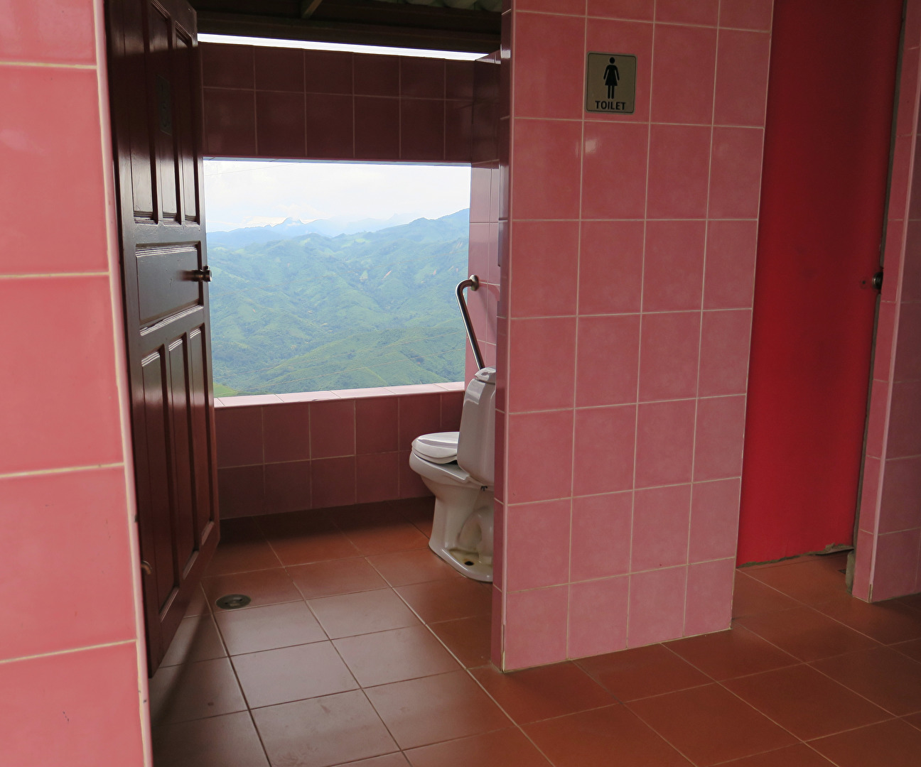 Damentoilette mit Aussicht