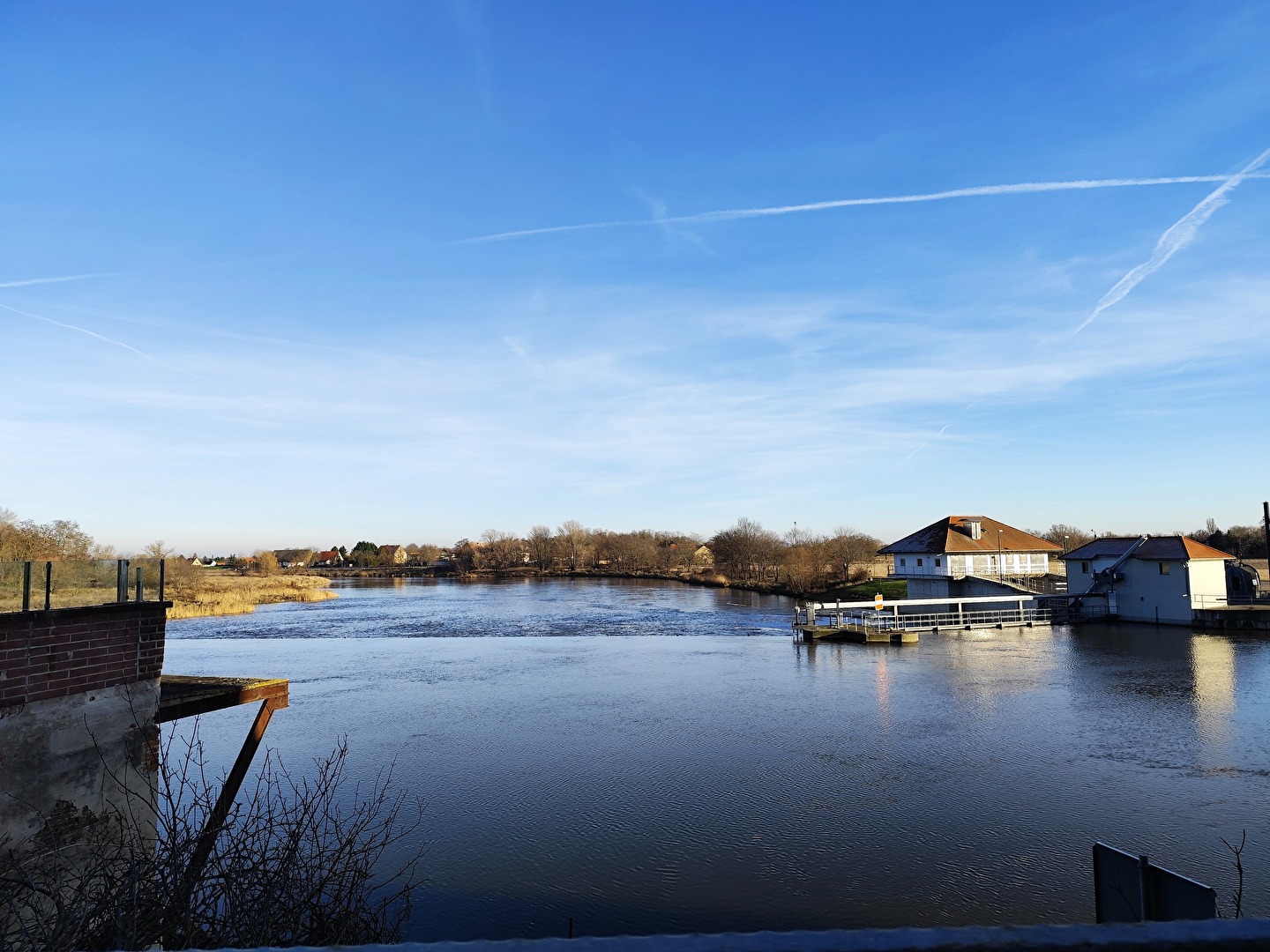 Blick über das Wehr