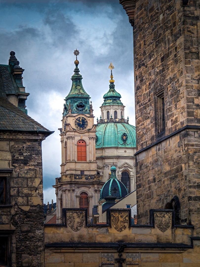 ln Prag am Ende der Karlsbrücke