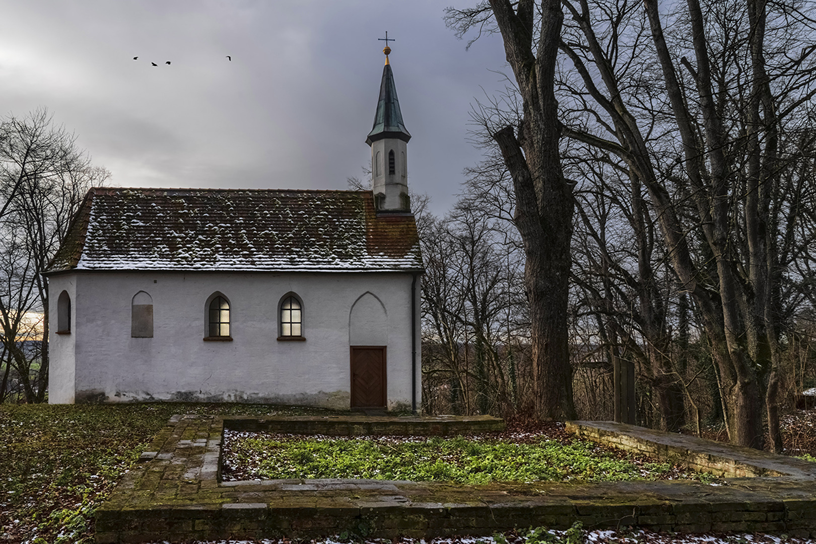 Droben stehet die Kapelle ......