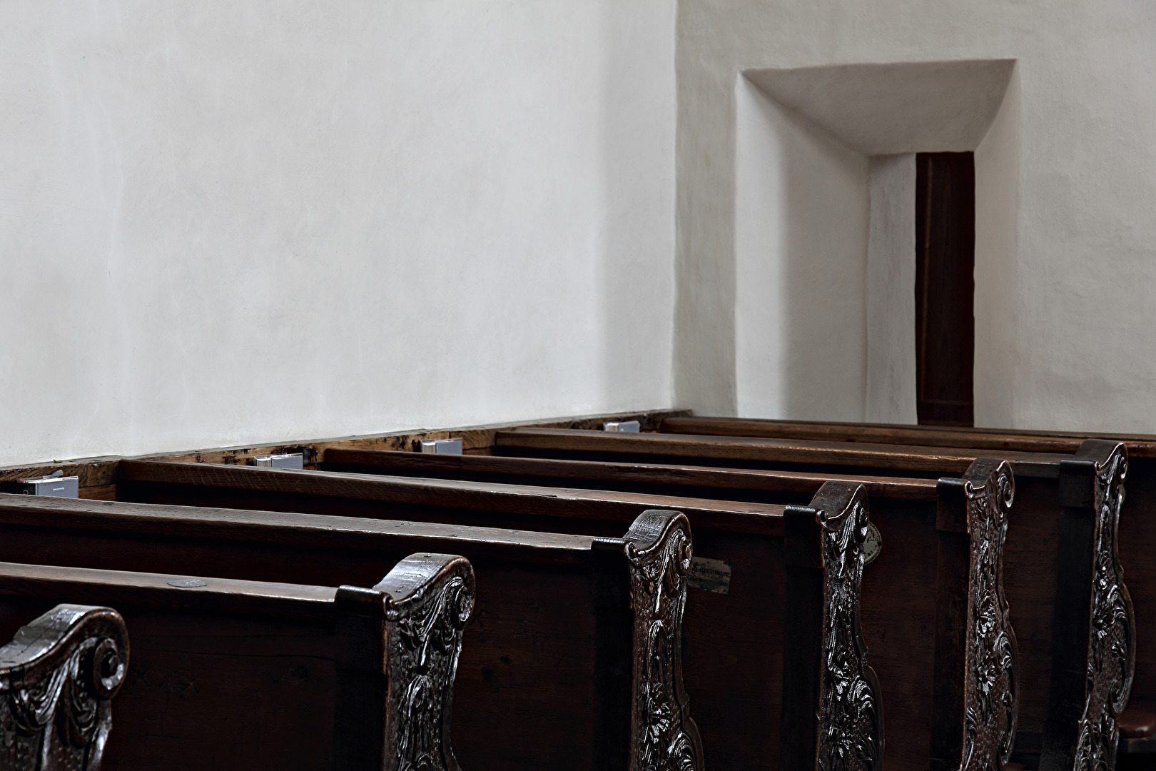 in jeder Reihe ein Briefkasten für Post an den lieben Gott...