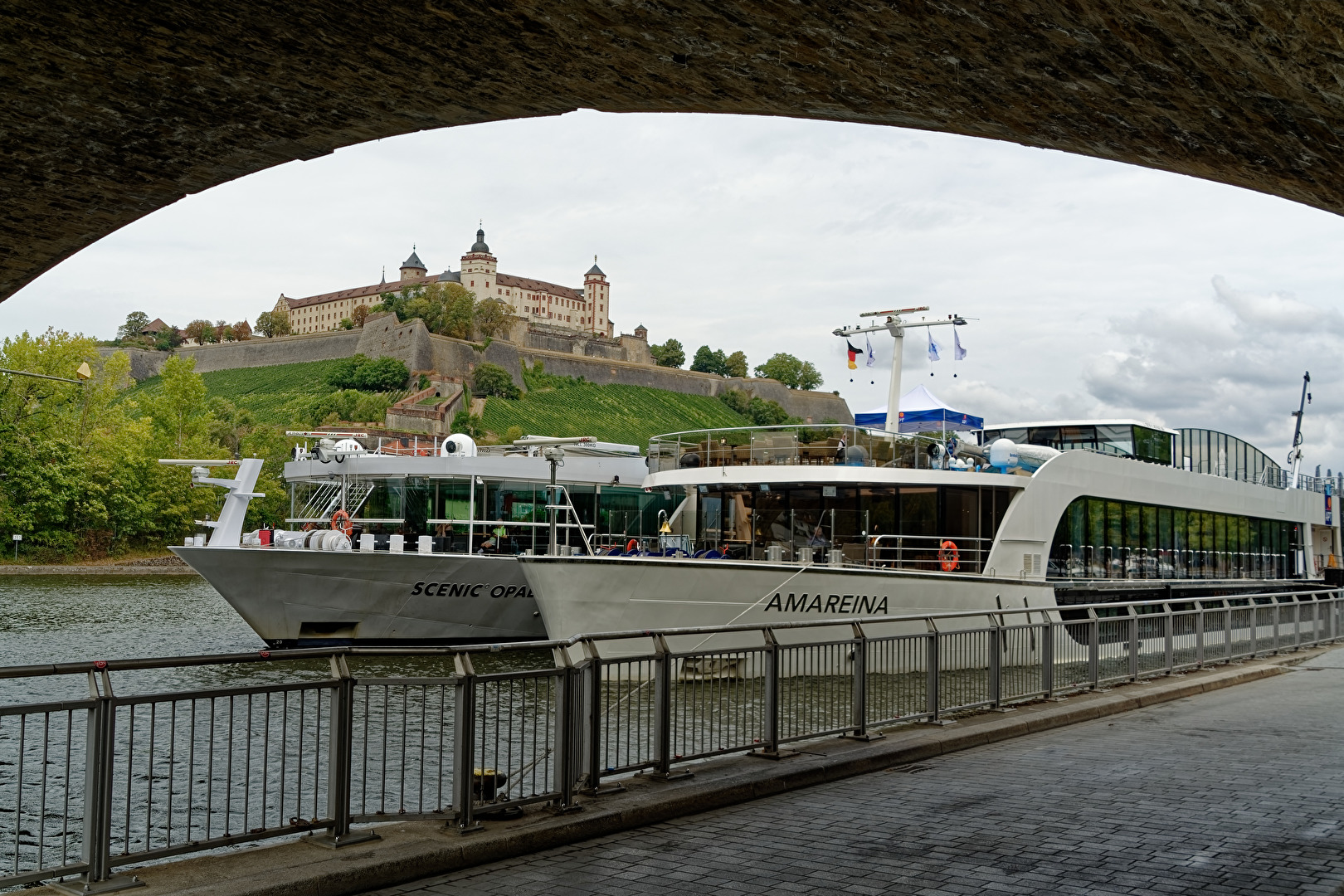 Blick zur Festung Marieberg