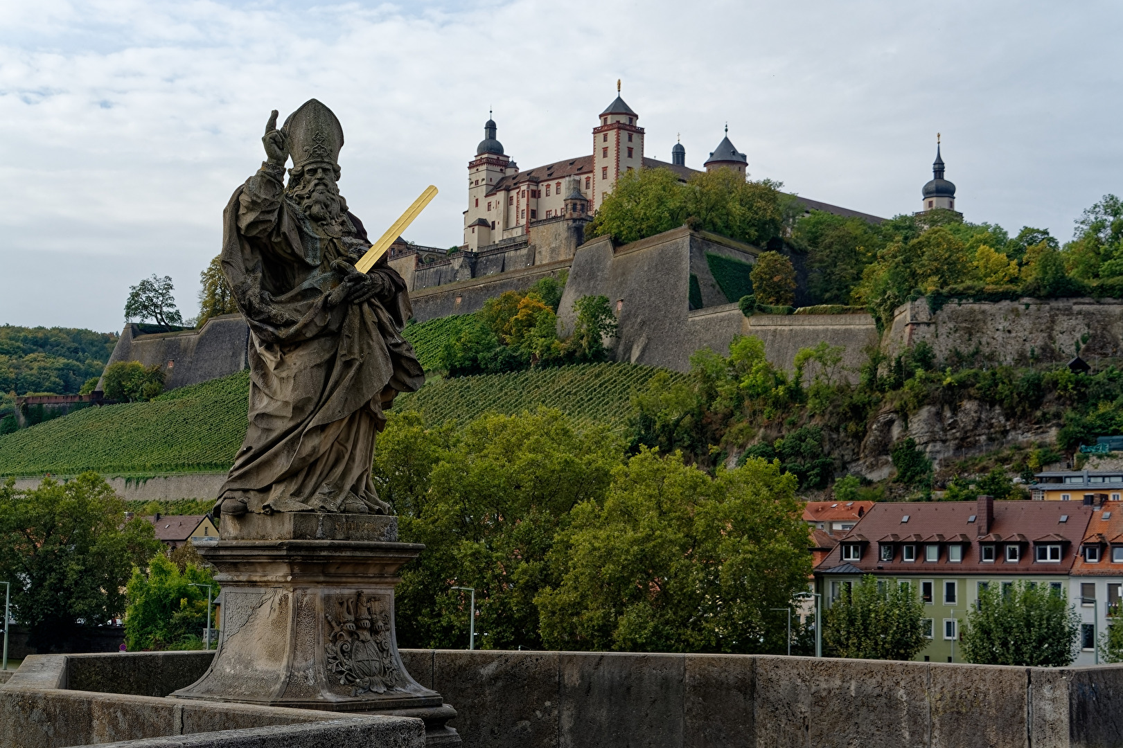 St.Kiilan und Festung Marienberg