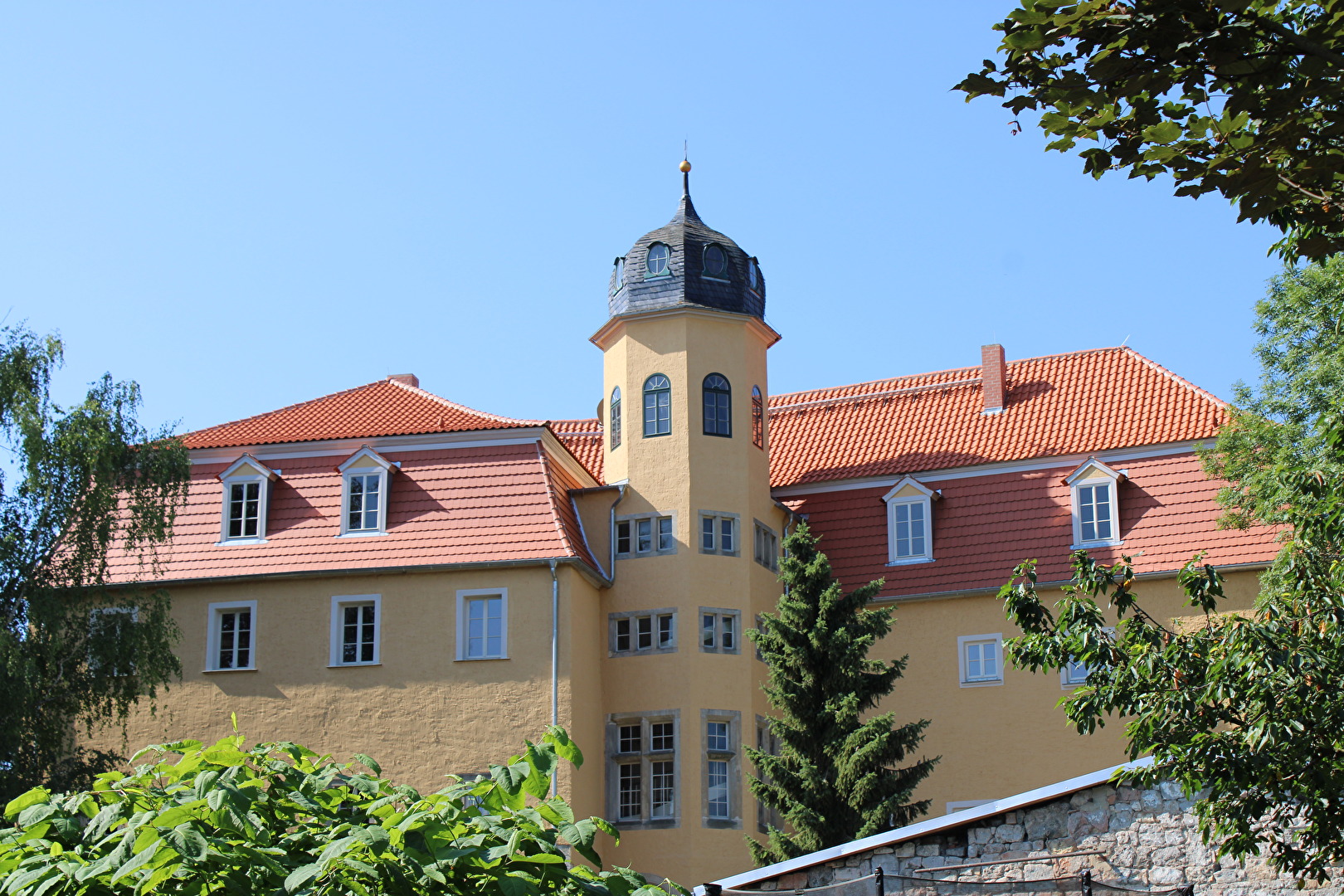 Ehemaliges Herrenhaus und Schloss in Tümpling
