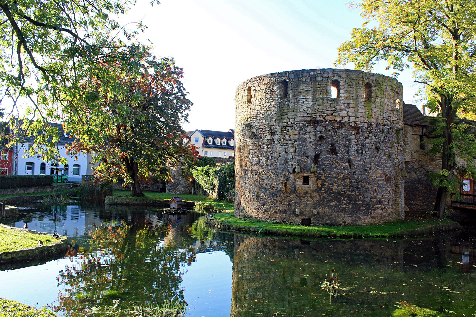 Die Burg Schkölen, Wasserburg