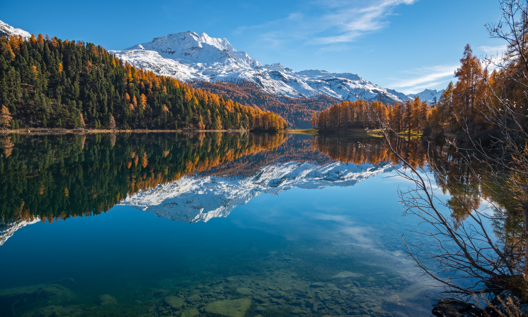 Herbstspiegelung - Archivfoto