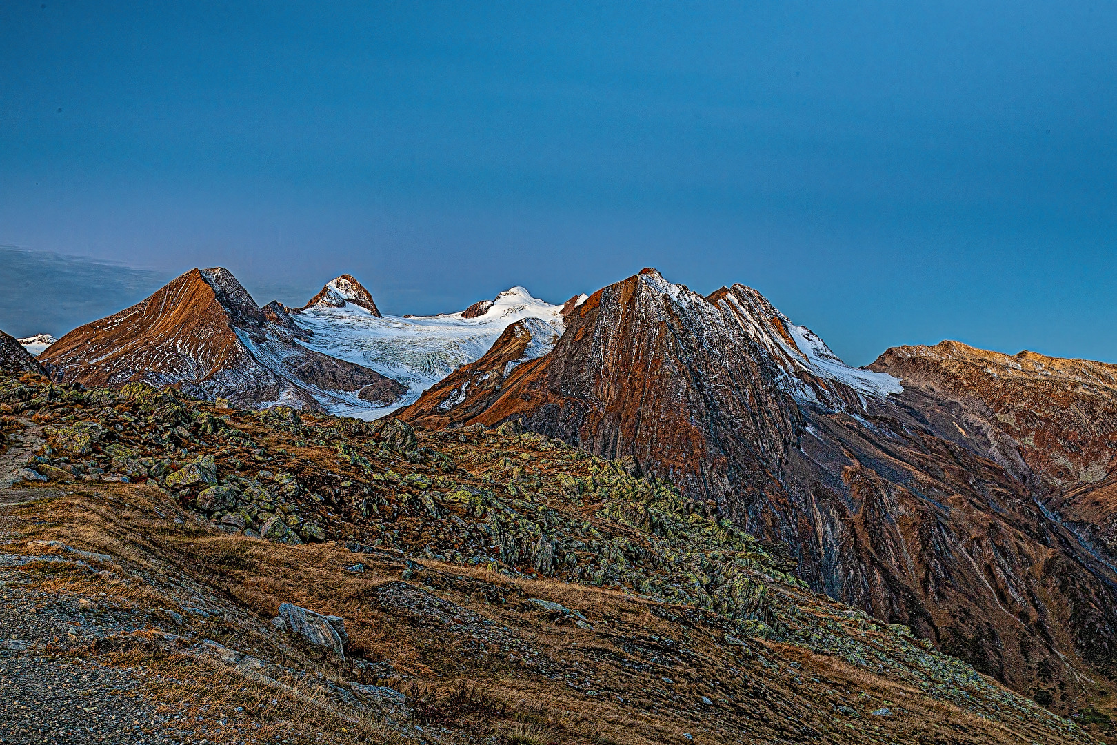 Nufenen Pass (Passo Novena)