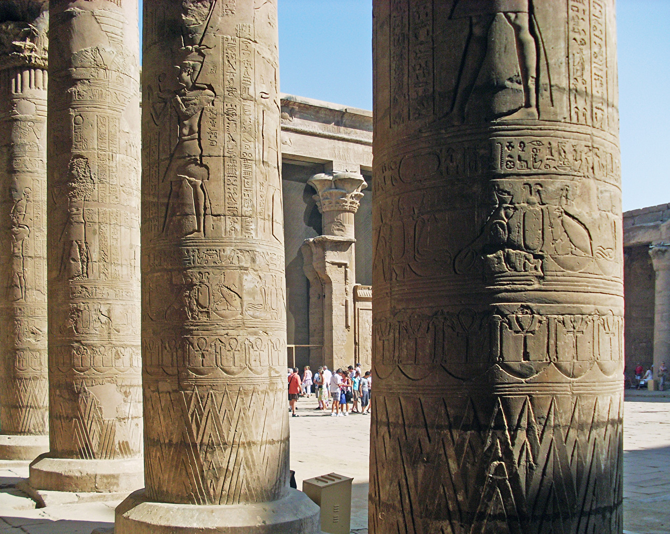 Gemälde, Skulpturen, Statuen