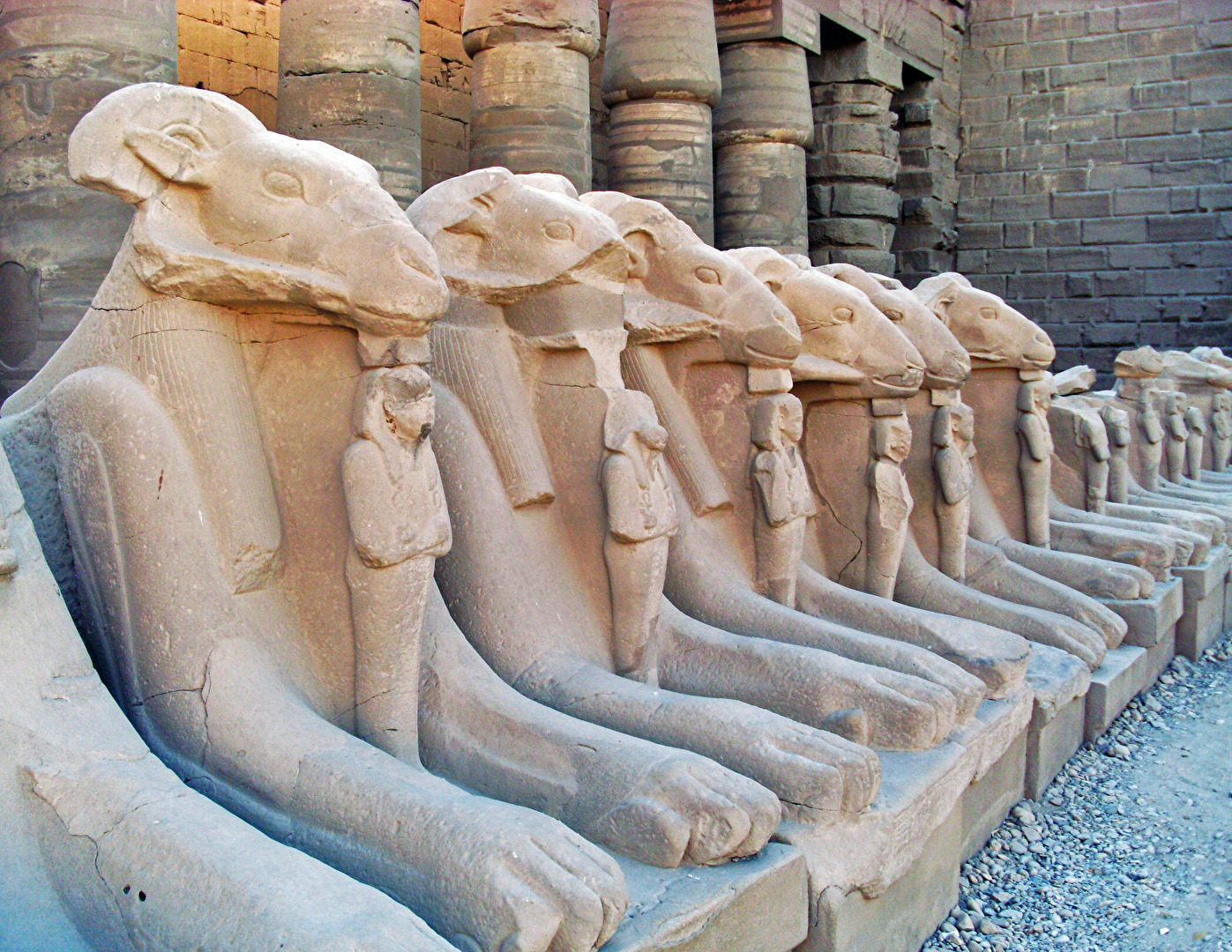 Gemälde, Skulpturen, Statuen