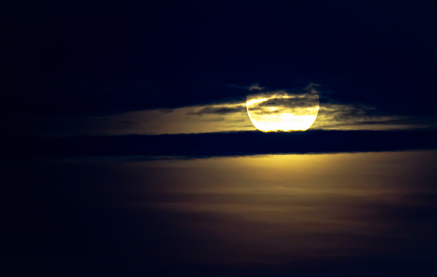 der Mond heute um 17:00 Uhr