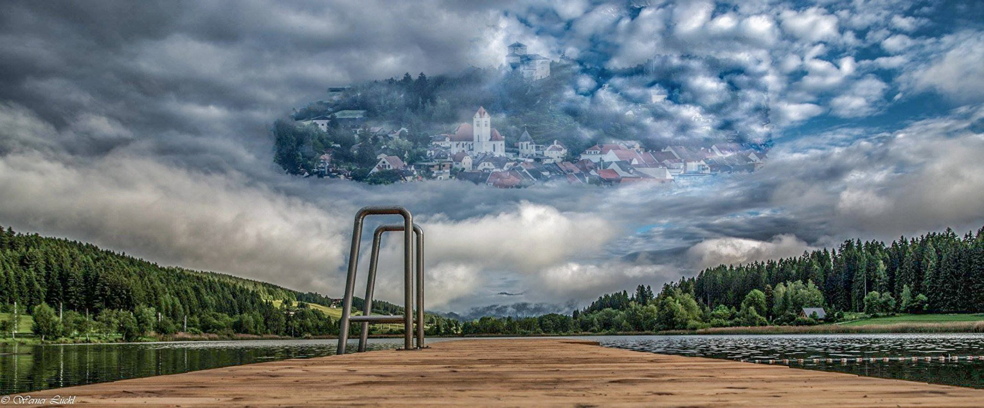 Sitzen am Steg und träumen von zu Hause.