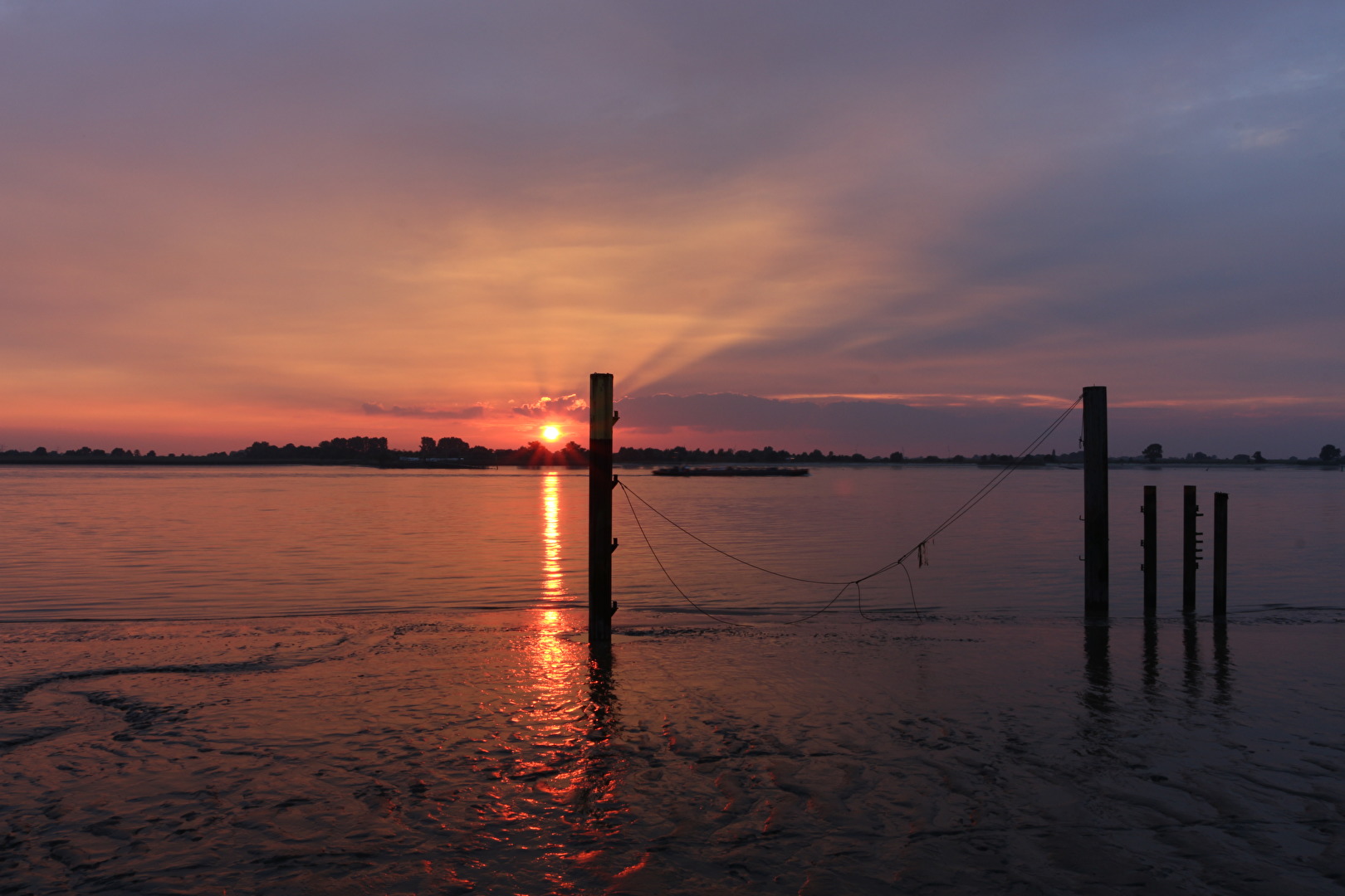Sonnenuntergang an der Weser