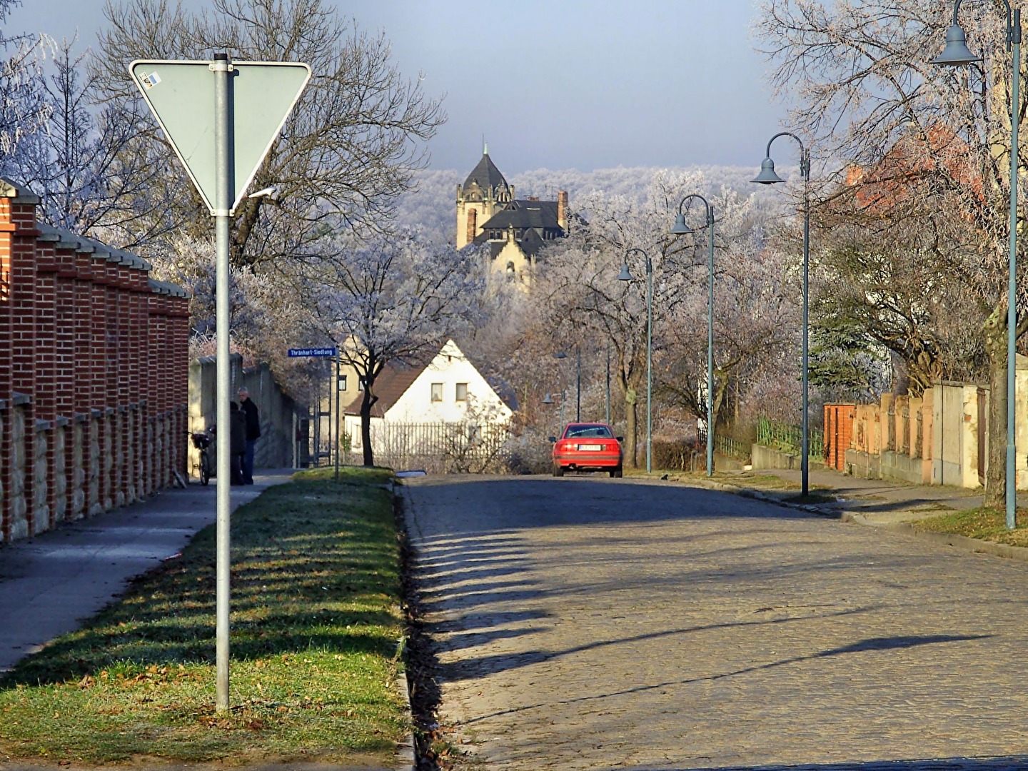 Das alte Haus über den Bäumen