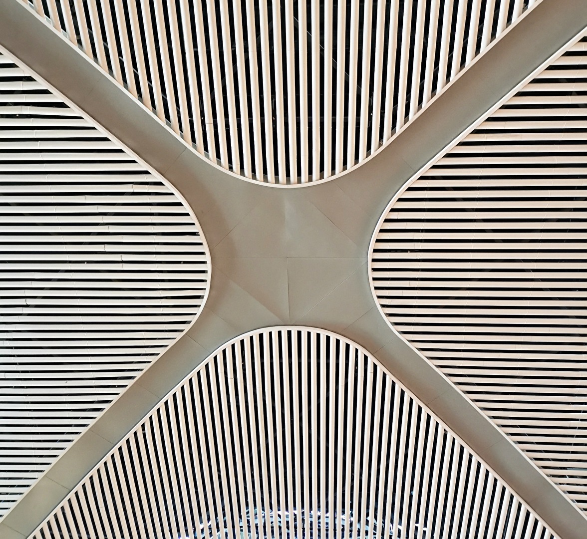 Gebäudedecke im Flughafen Istanbul