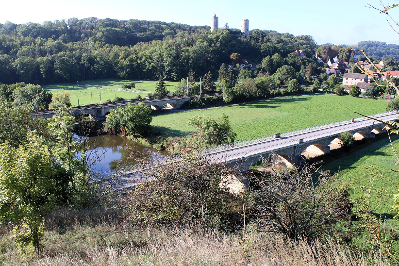 Zwei Brücken über die Saale
