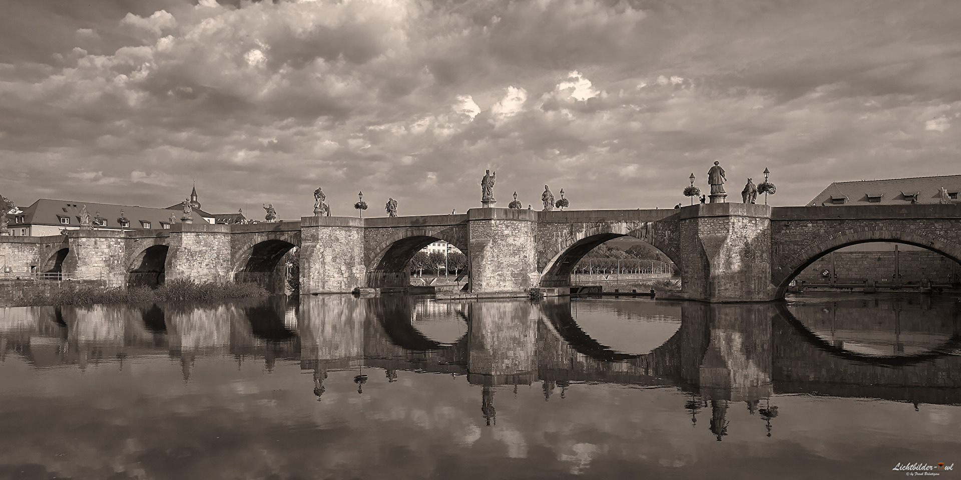 #Brücken Alte Mainbrücke (SW)