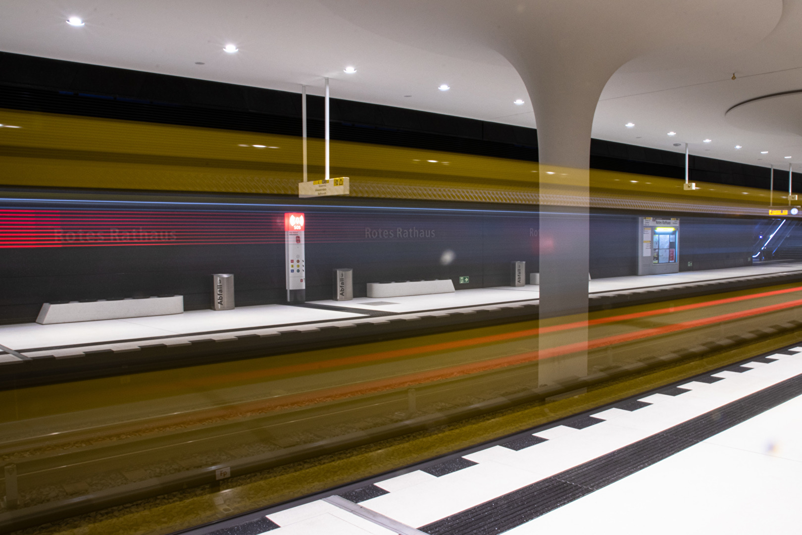 U-Bahnhof "Rotes Rathaus"