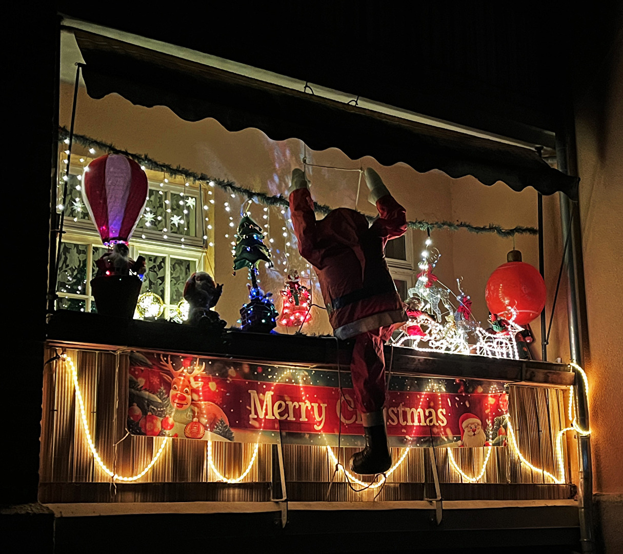 Ich wünsche allen hier eine friedvolle und besinnliche Weihnachtszeit! Festlichkeit