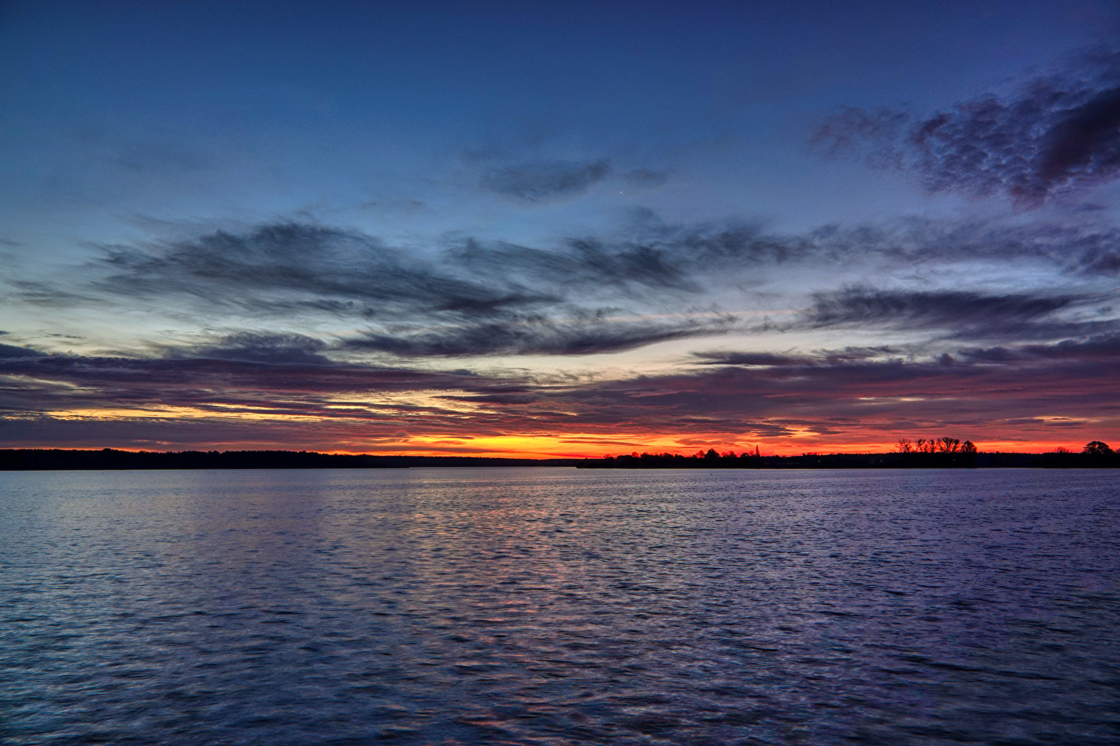 Sonnenaufgang am See