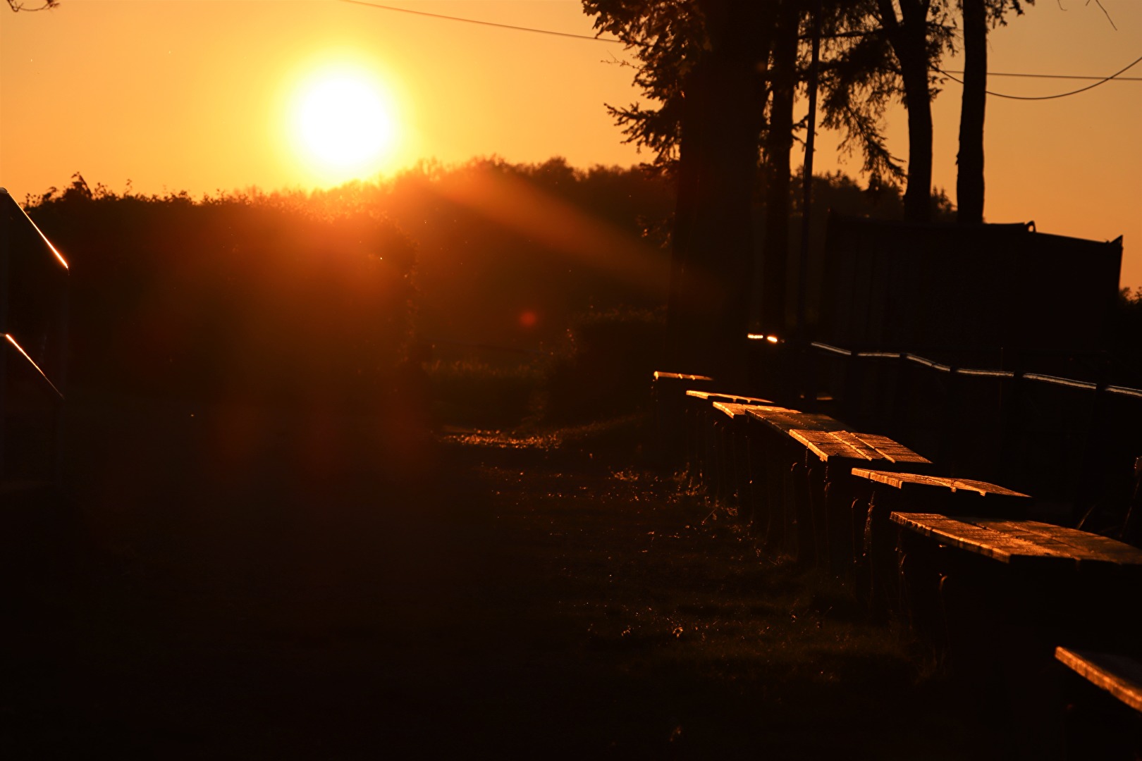 Sonnenuntergang am Sportplatz Lauterplatz im Vogtland