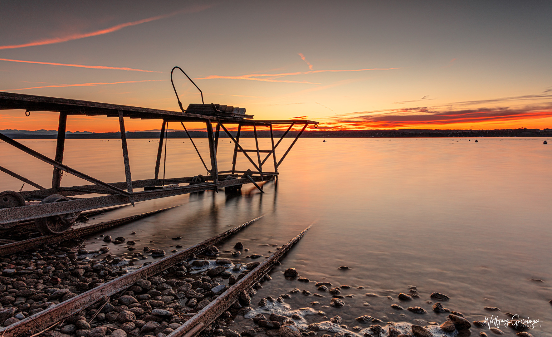 Der fahrbare Steg am See