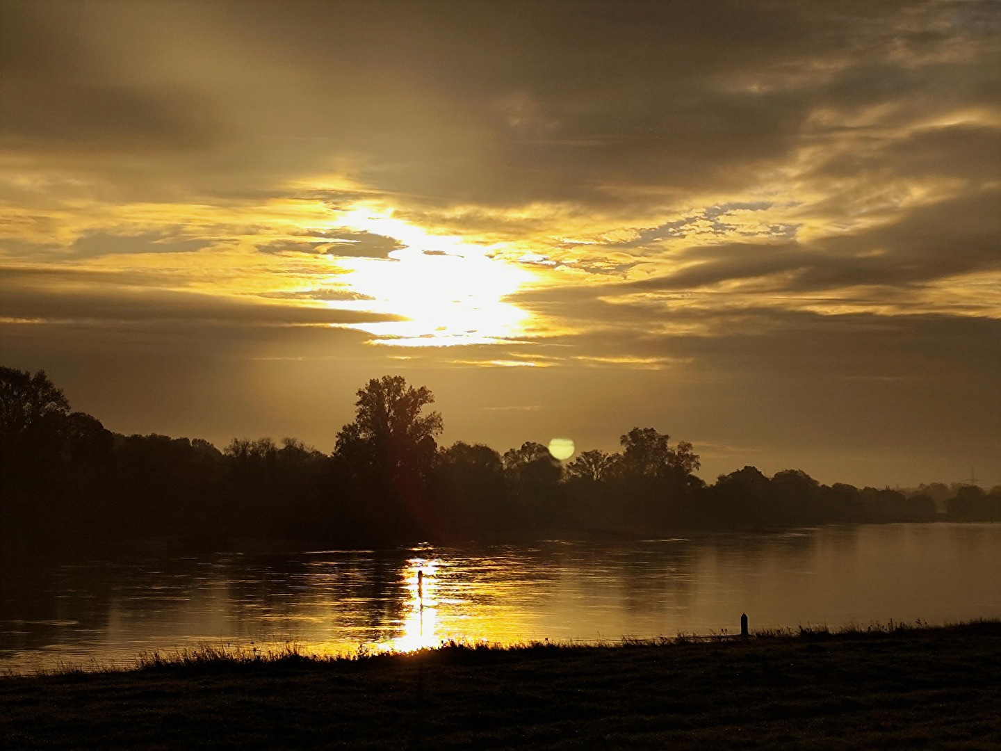 sanftes Licht, Sonnenaufgang, Elbe