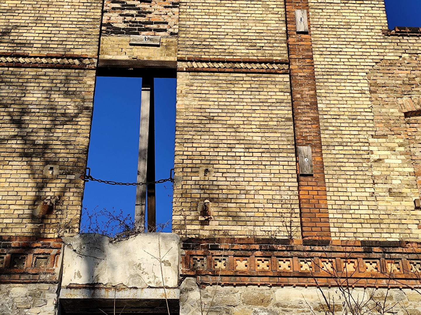 das Fenster, Blick zum Himmel frei