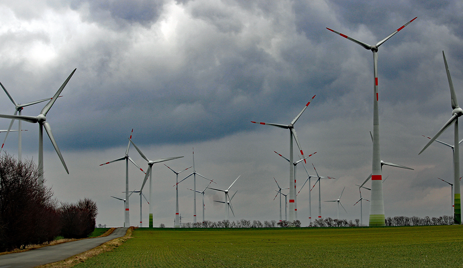 Windräder bei Gröbitz, Stadt Teuchern