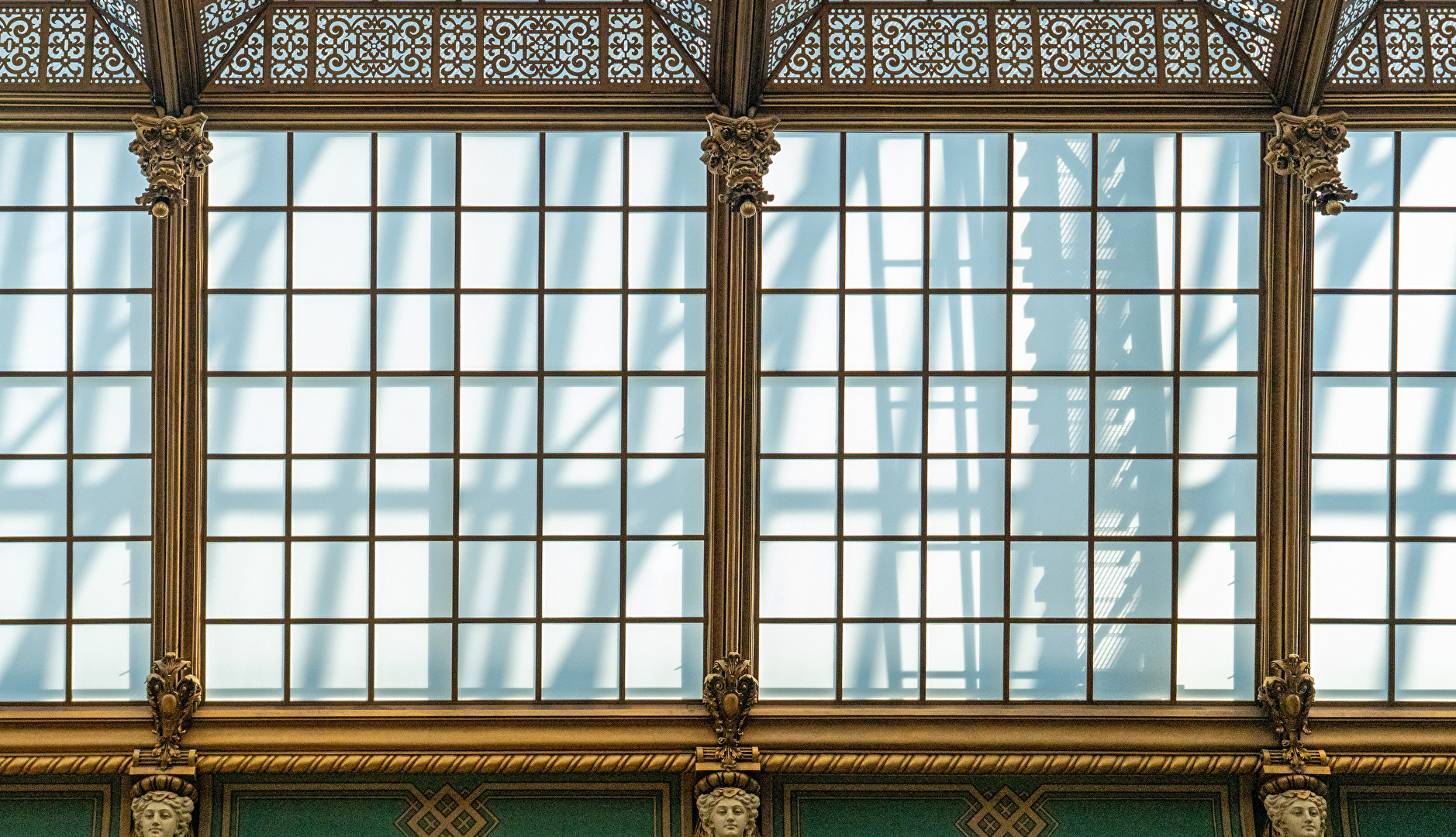 Lichtdecke im Justizpalast