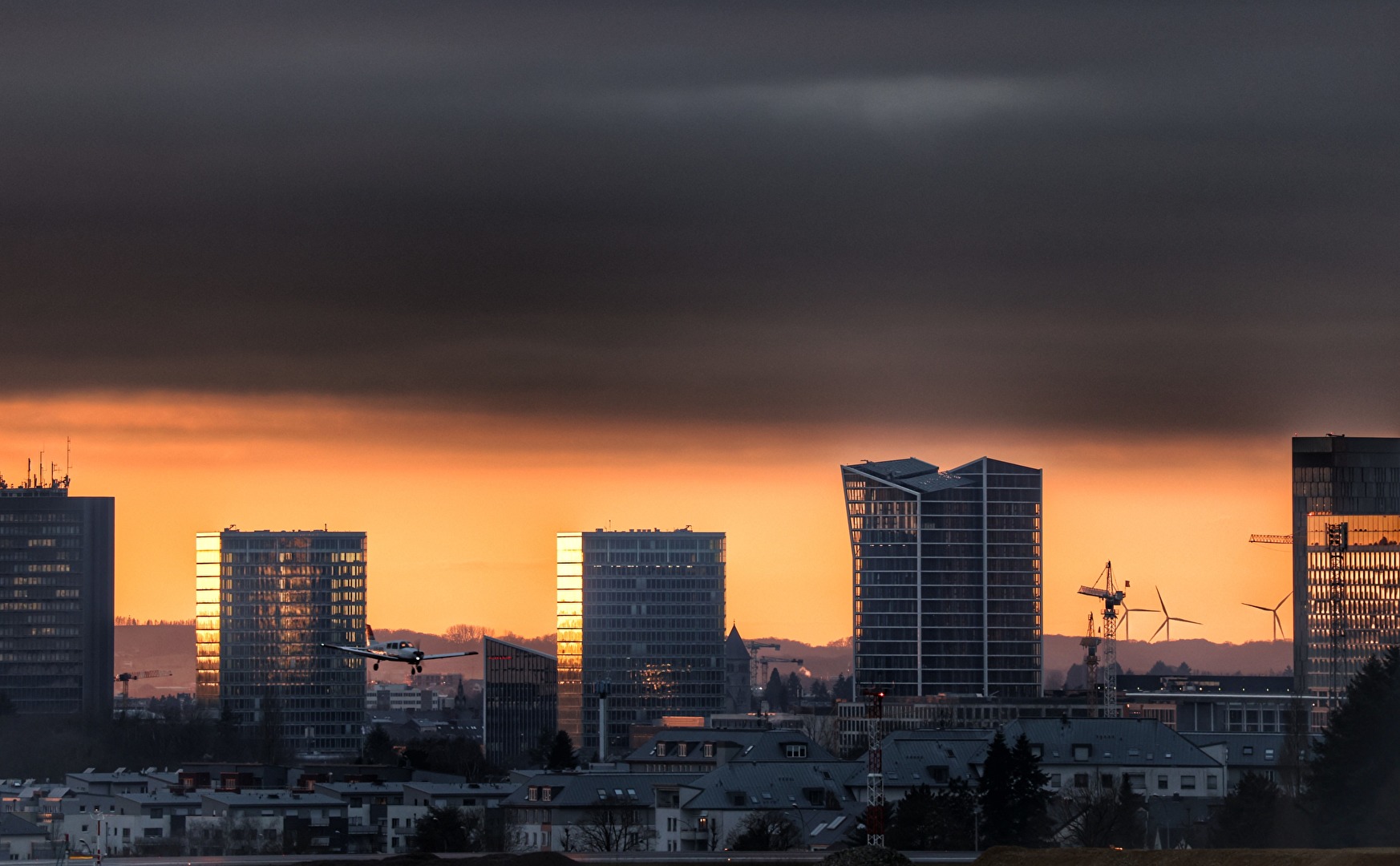 einmal quer über Luxemburg-Stadt