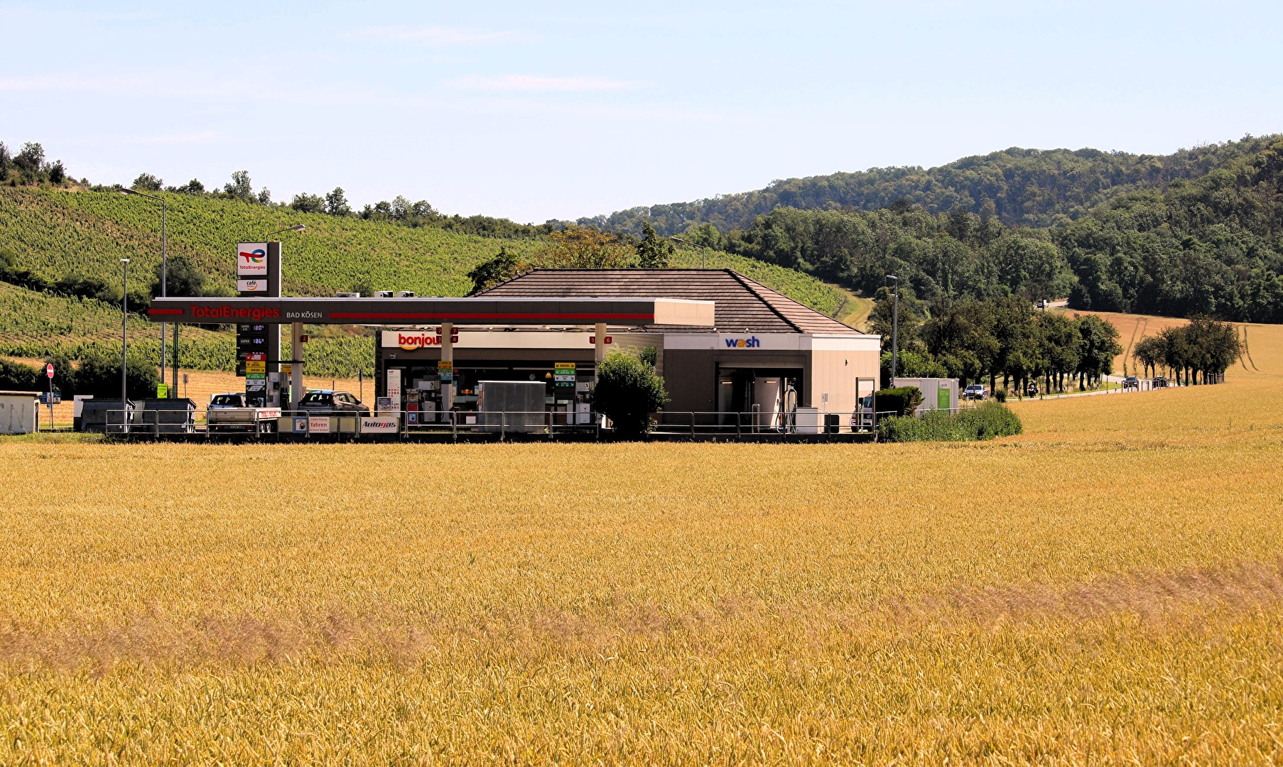 Tankstelle im Feld