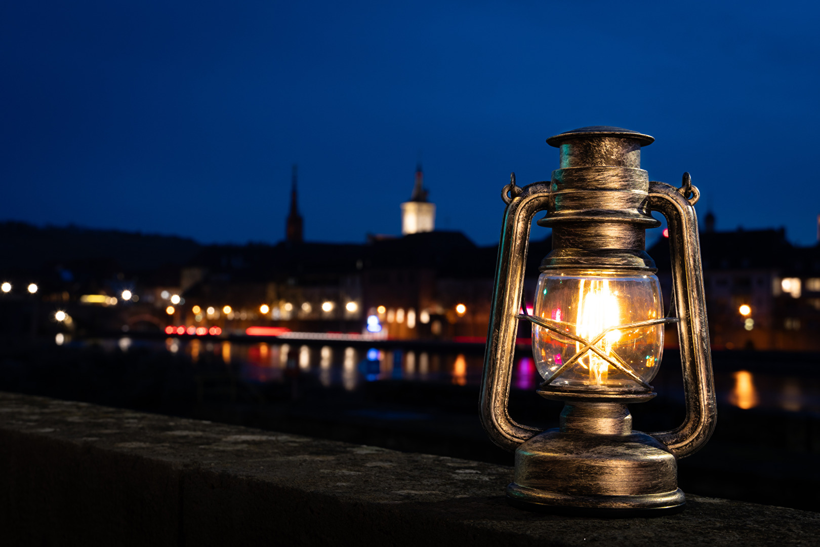 Laterne am Main in Würzburg
