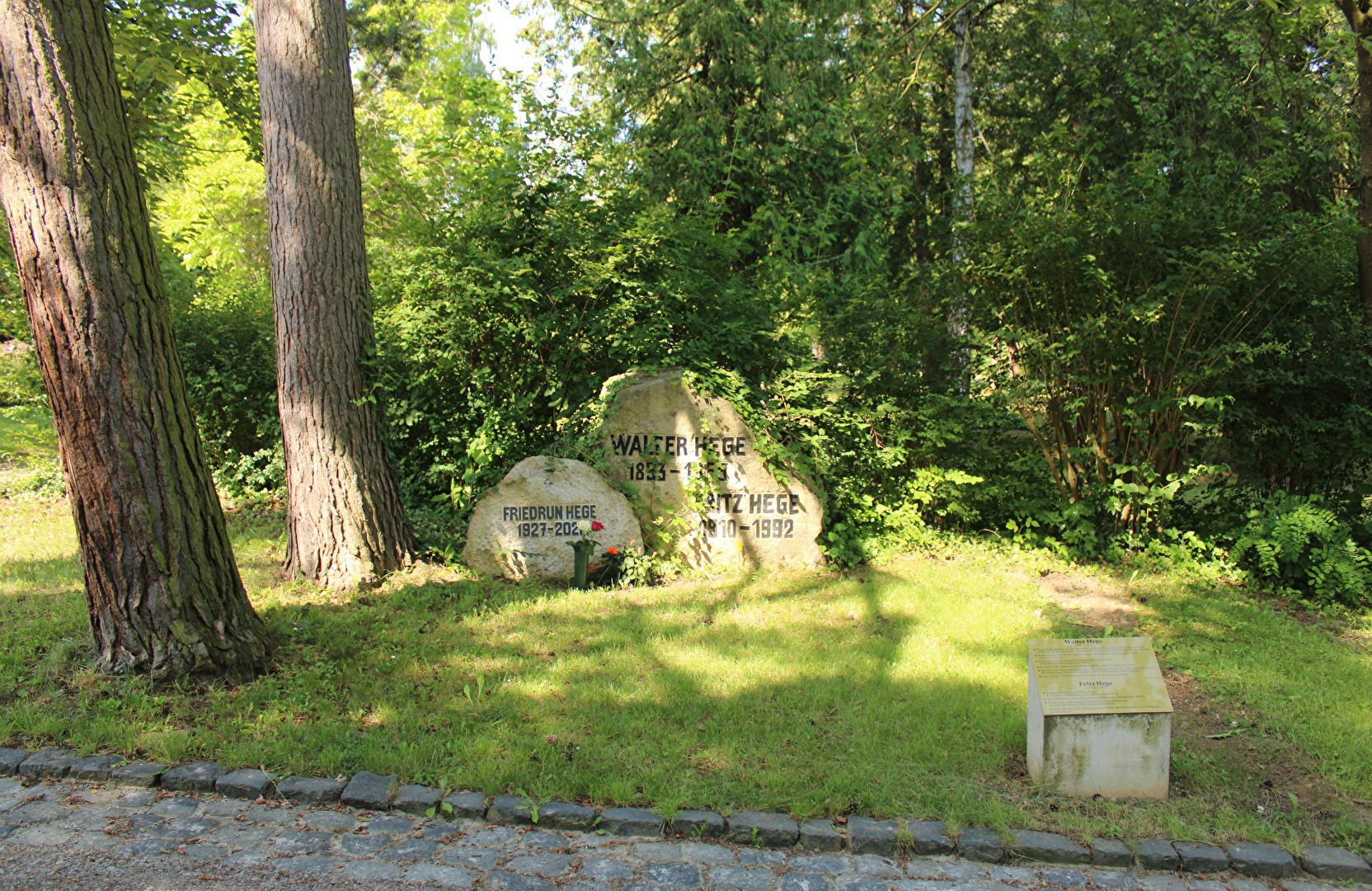 Grabstelle von Walter Hege (1)