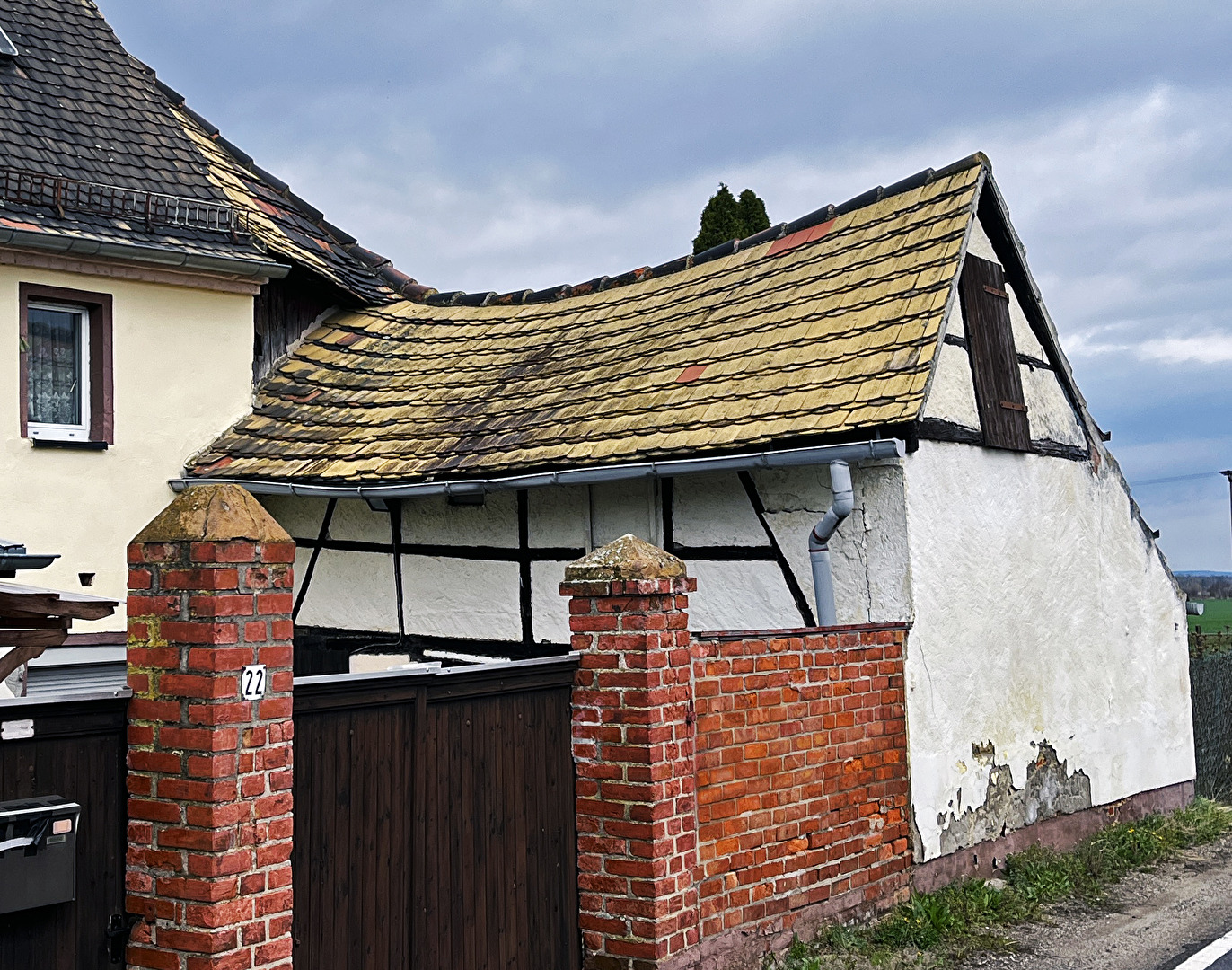 Das Haus mit dem eleganten Dachfirst…