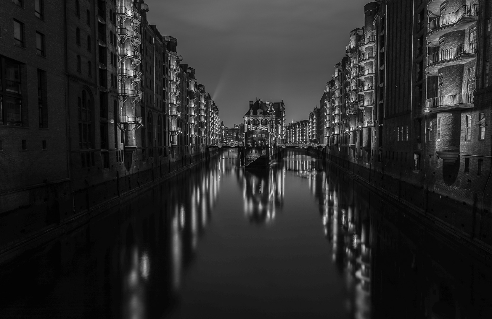 Speicherstadt Schlößchen sw