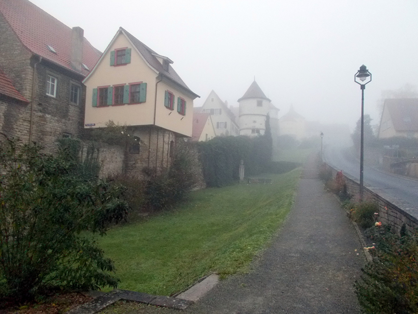 Dettelbach, ein Haus auf der Stadtmauer